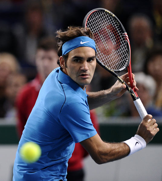 费德勒回归赛场,逆转首场状态亮眼,TES观众沸腾! 费德勒回归赛场,逆转首场状态亮眼,TES观众沸腾!